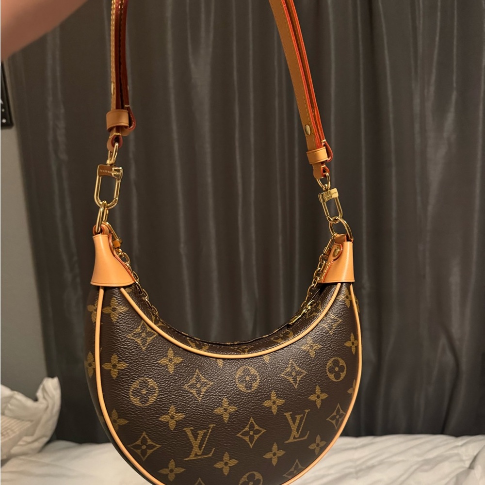 Louis Vuitton Loop Handbag Monogram Canvas - image 4